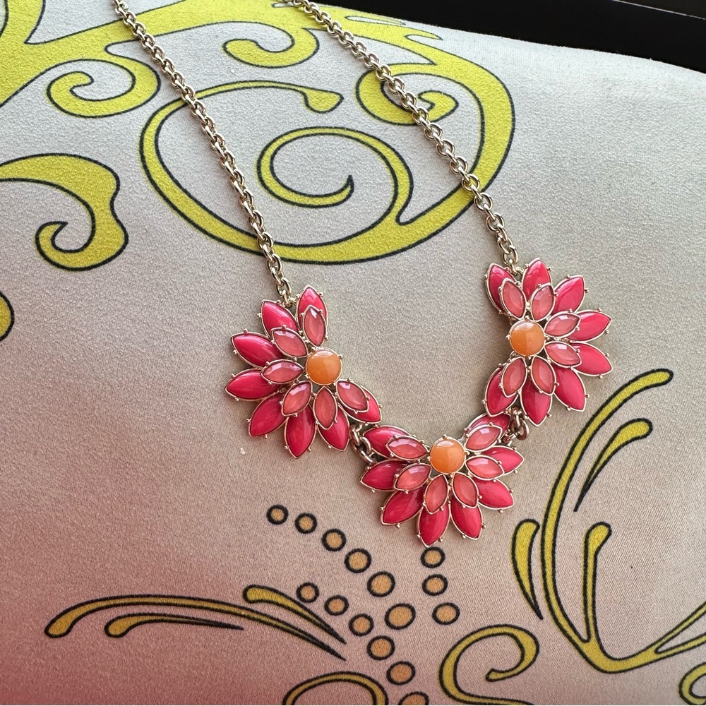 Banana Republic Necklace Faux Stones Floral Gold tone Statement Necklace